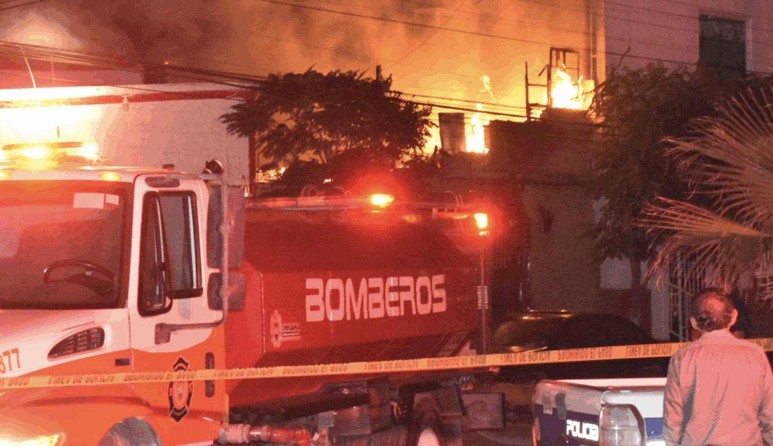 Dos víctimas tras incendio en Las Granjas