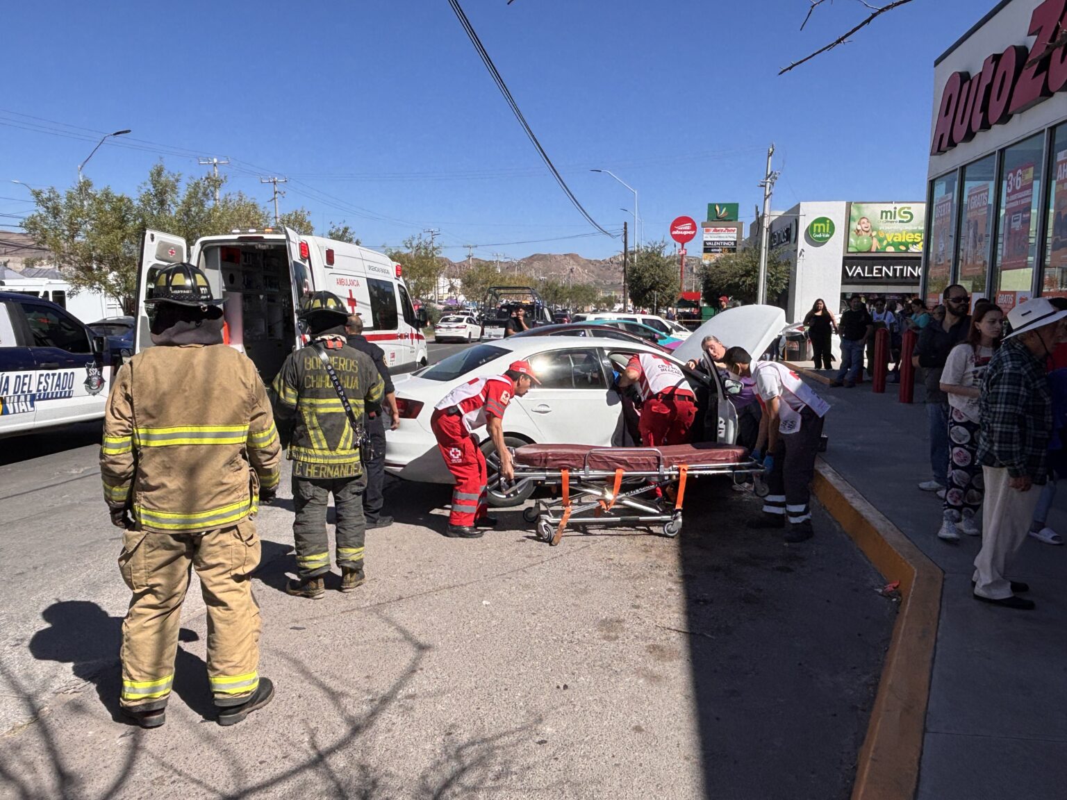 Mujer resulta lesionada tras choque en la colonia Alamedas