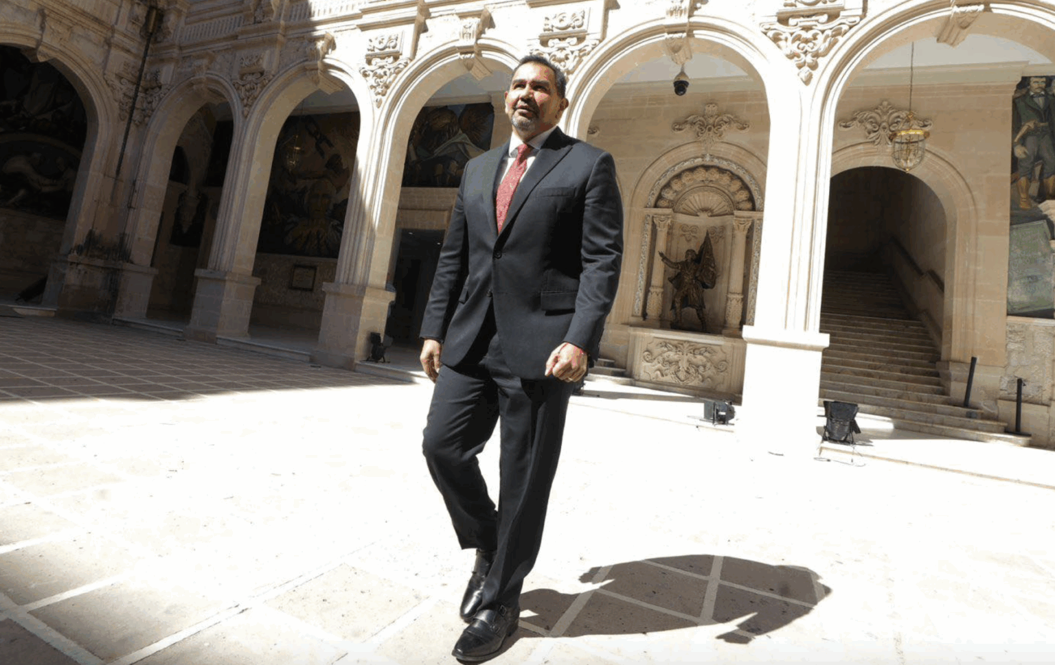 Columna | Voz en Off: Están muy desesperados, ya se van: Cruz