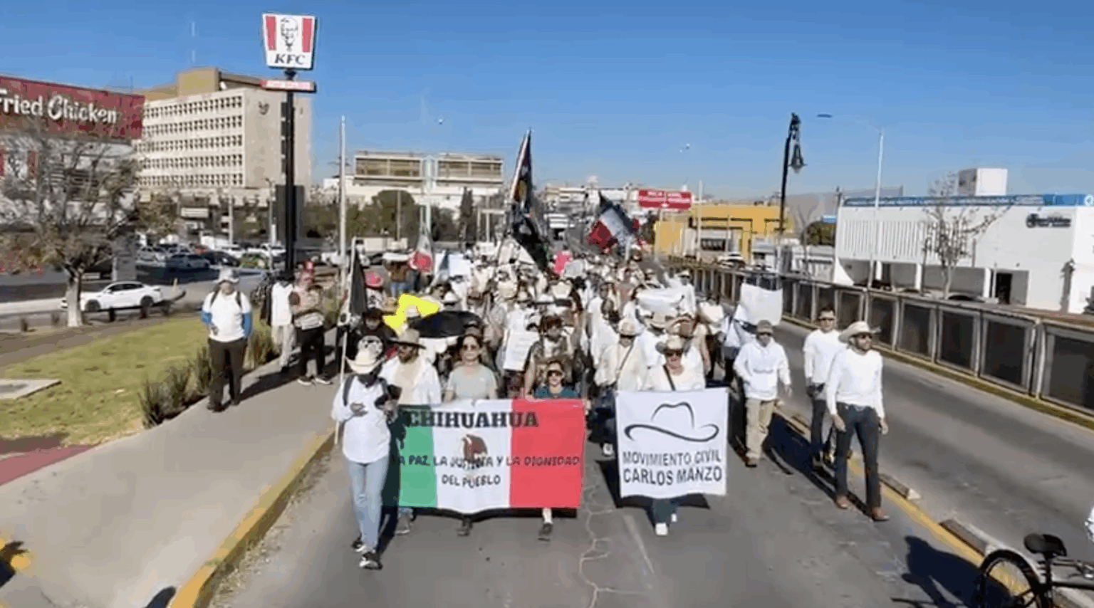 Se juntan marchas marchas y cierran el Centro de la ciudad