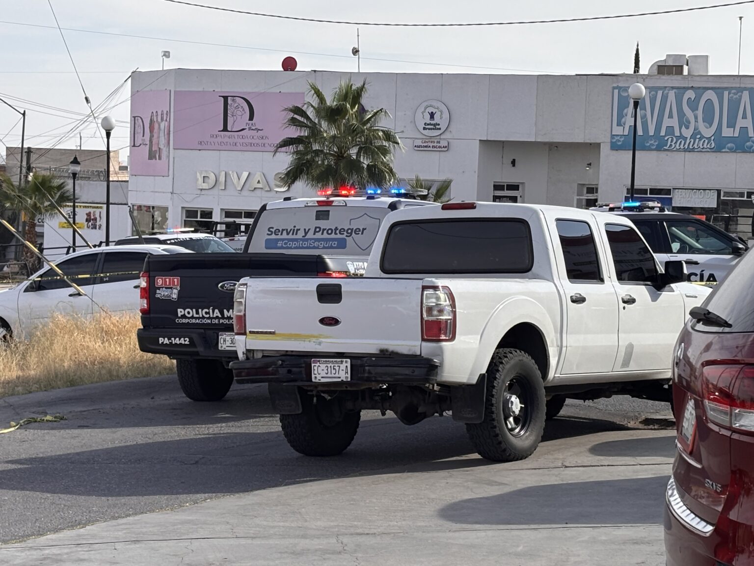 Adulto mayor fallece dentro de su vehículo por aparente infarto fulminante