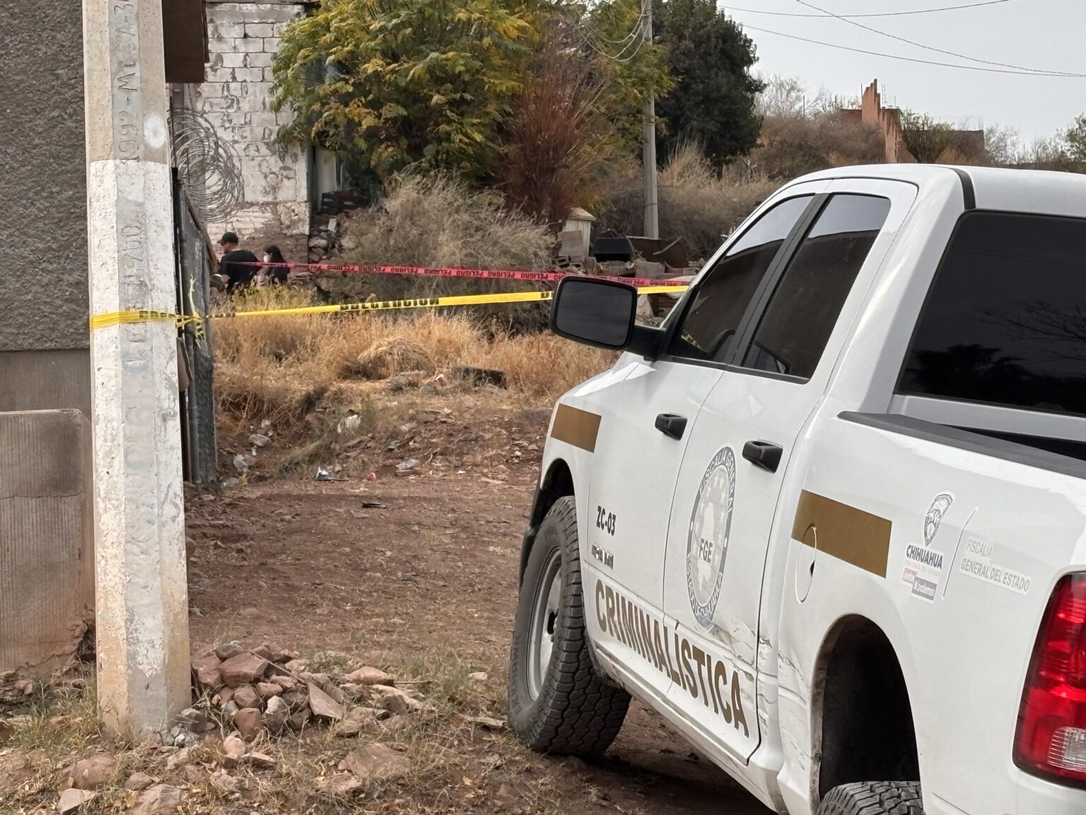 Localizan a un hombre sin vida envuelto en una cobija en la colonia Cerro de la Cruz