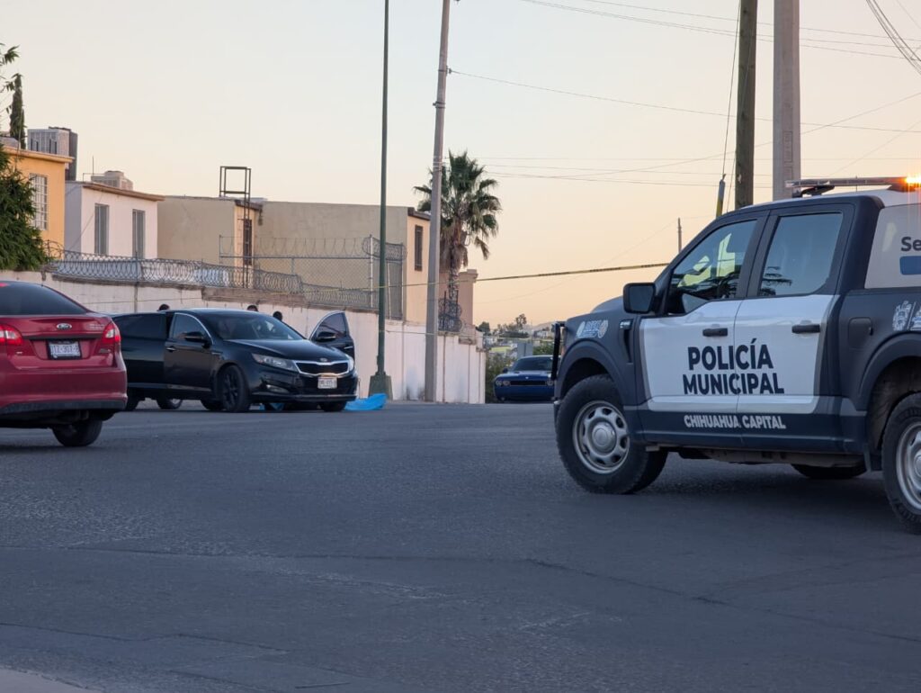 Pierde la vida de infarto afuera de Oxxo en Campo Bello