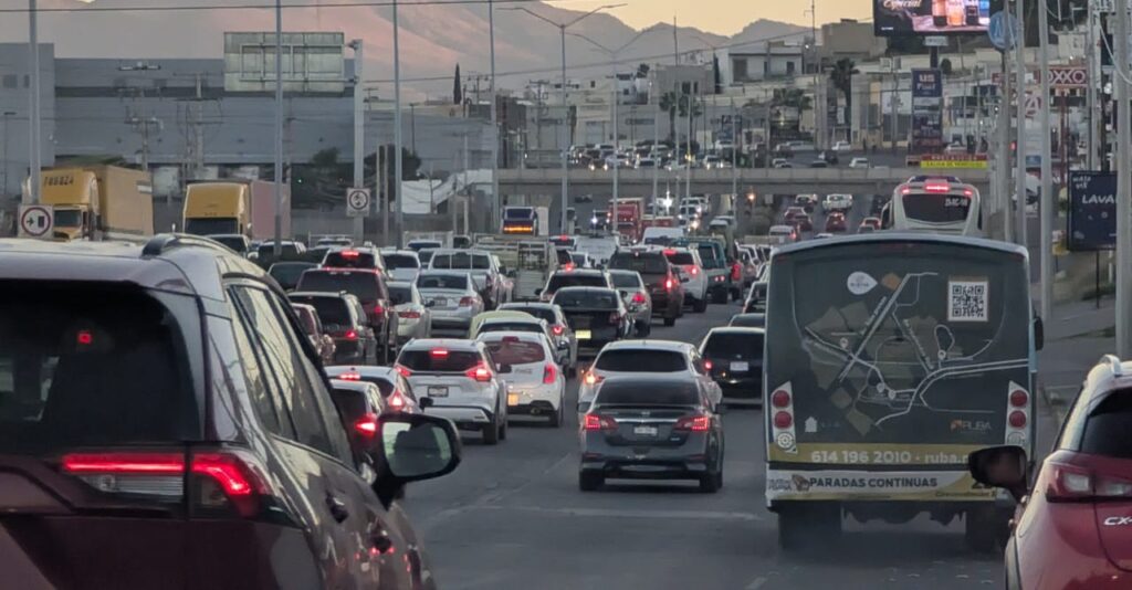 #Columna | Voz en Off: Insoportable tráfico en la ciudad