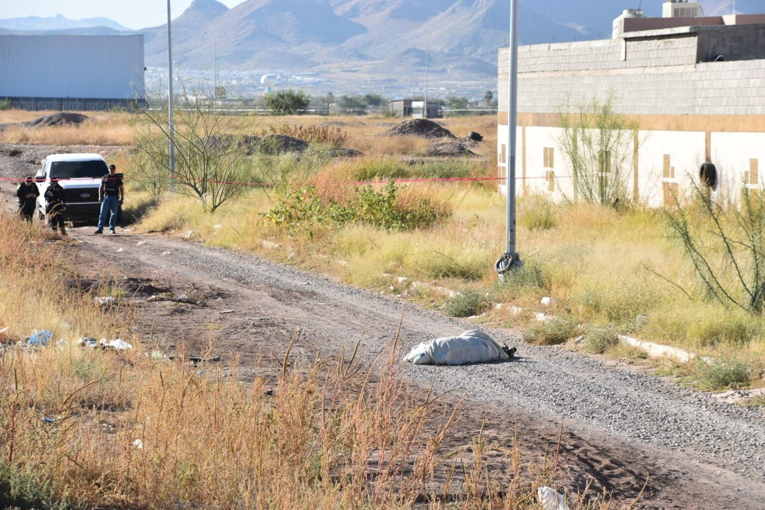 Arrojan a “encobijado” a espaldas de Portal del Real