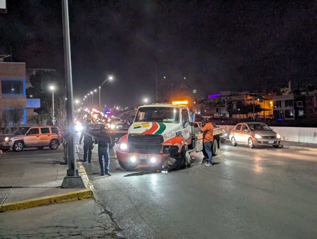 Chocó grúa vs muro en el Teófilo Borunda