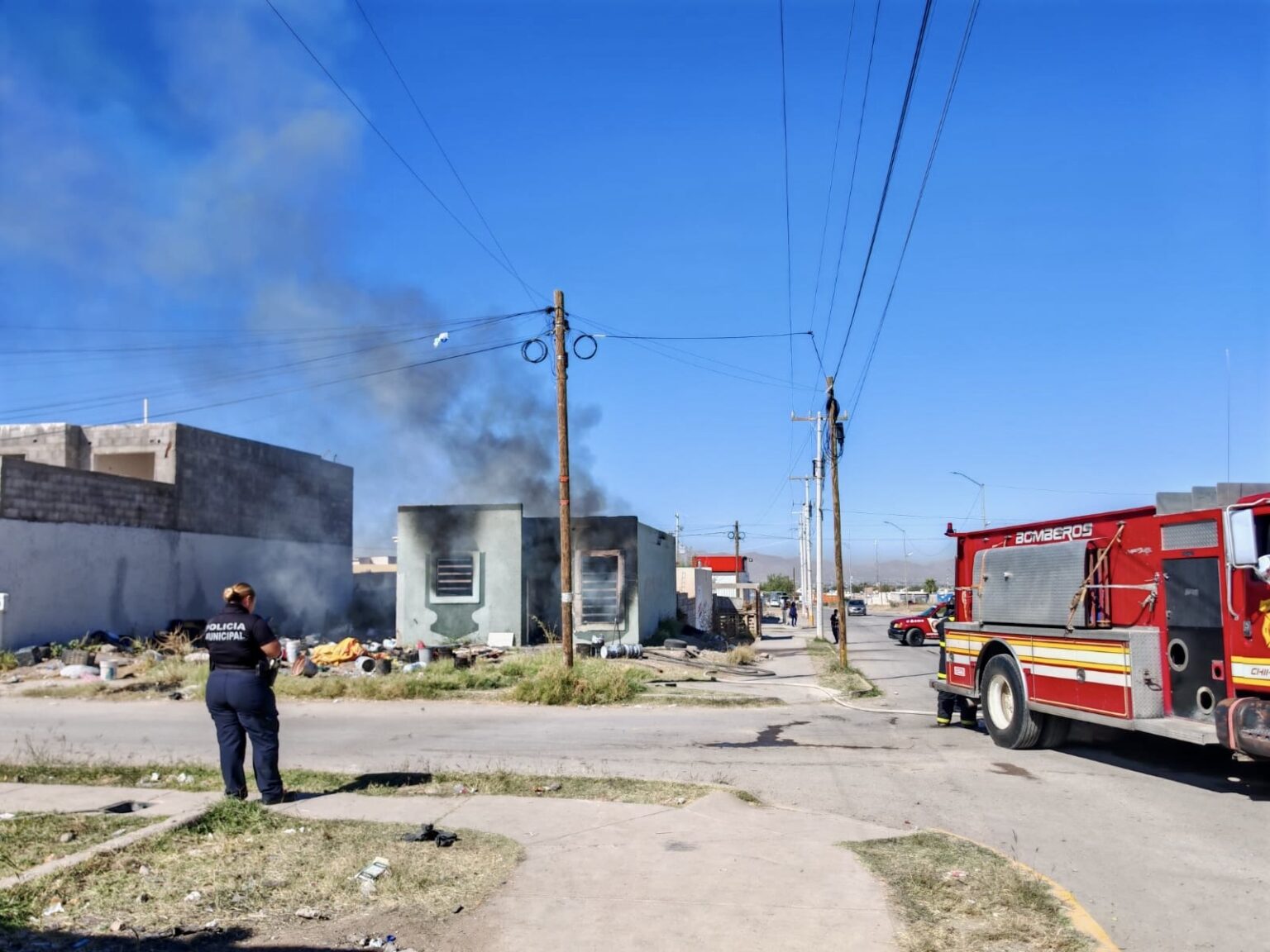 Incendio consume vivienda señalada como posible picadero en la colonia Punta Oriente