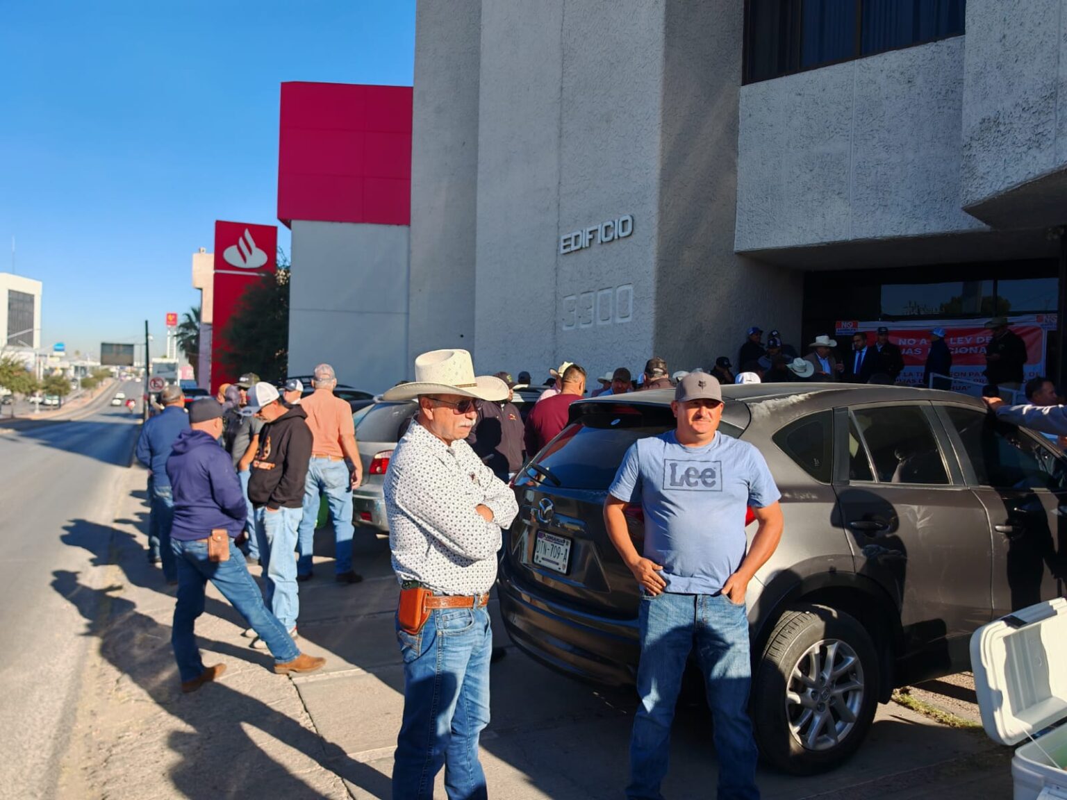 Campesinos toman oficinas de Conagua en protesta por la nueva Ley de Aguas