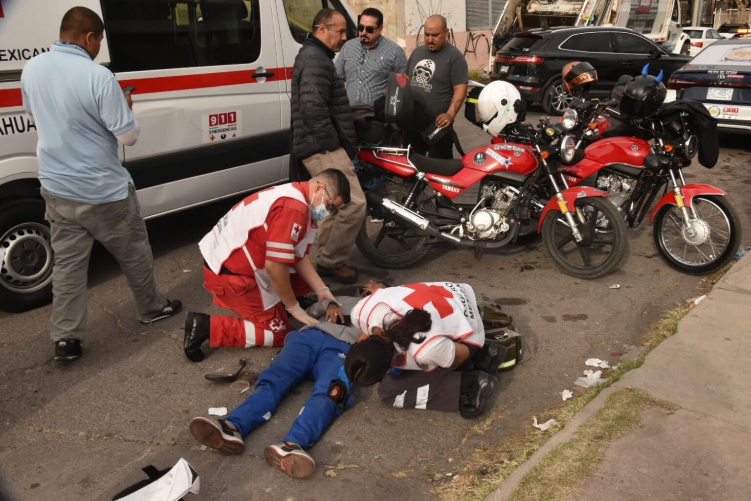 Motociclista queda herido tras chocar contra camión recolector en la avenida Universidad