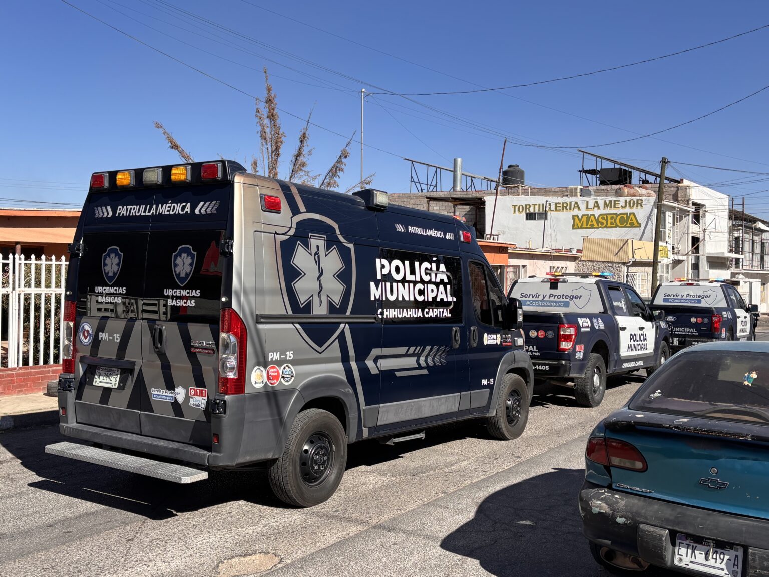 Adulto mayor se desmaya y recibe atención de la Patrulla Médica