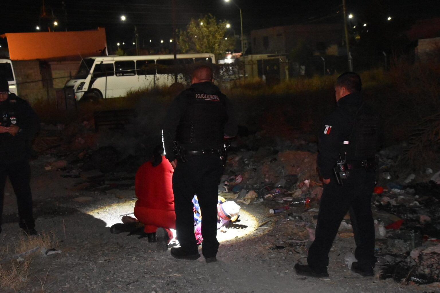 Enciende fogata y termina con quemaduras en Riberas