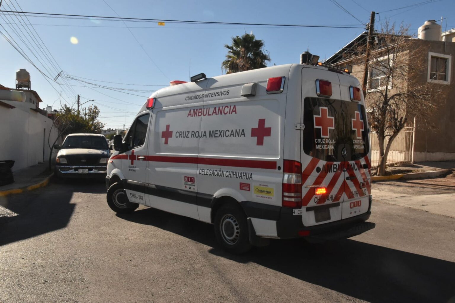 Trabajador de la construcción resulta lesionado tras caer de una altura de cuatro metros