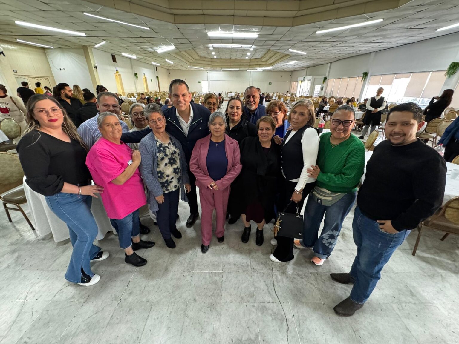 Toma protesta Secretario Gilberto Loya más de 600 integrantes de Redes Ciudadanas en Parral