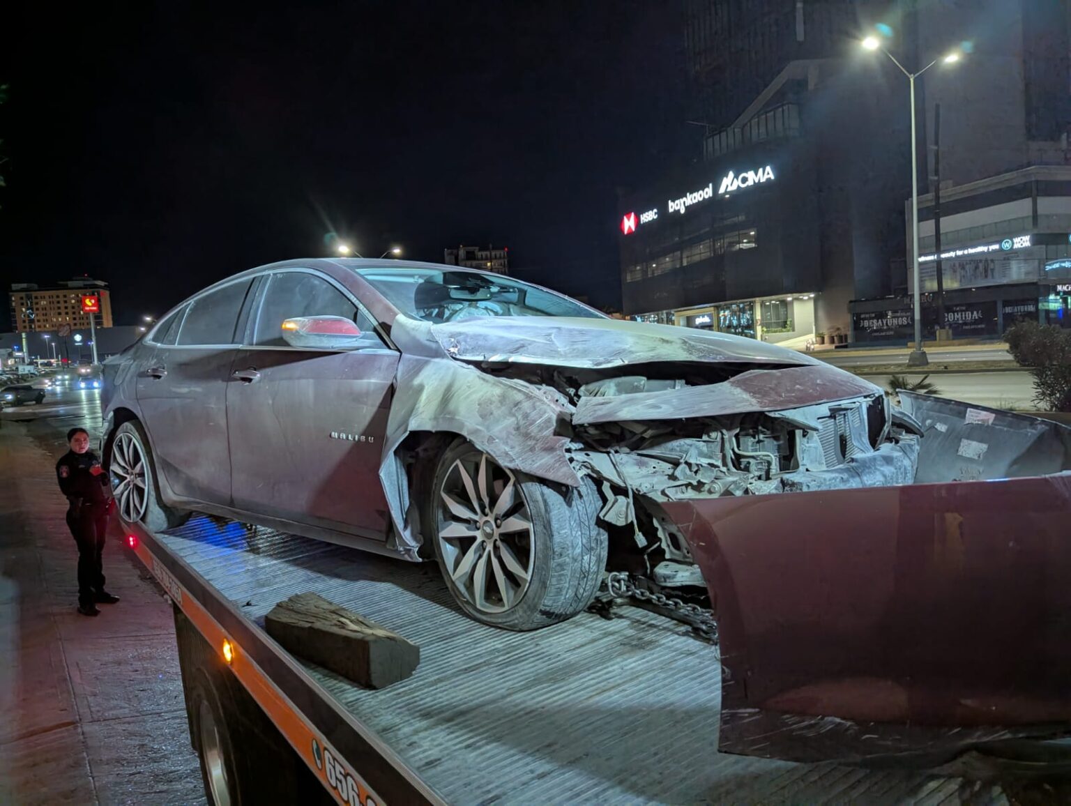Cayó a canaleta en el Periférico de la Juventud