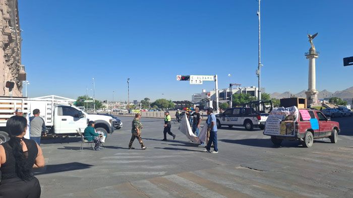 Bloqueo total en el Centro: ciudadanos exigen medicamentos y apoyos