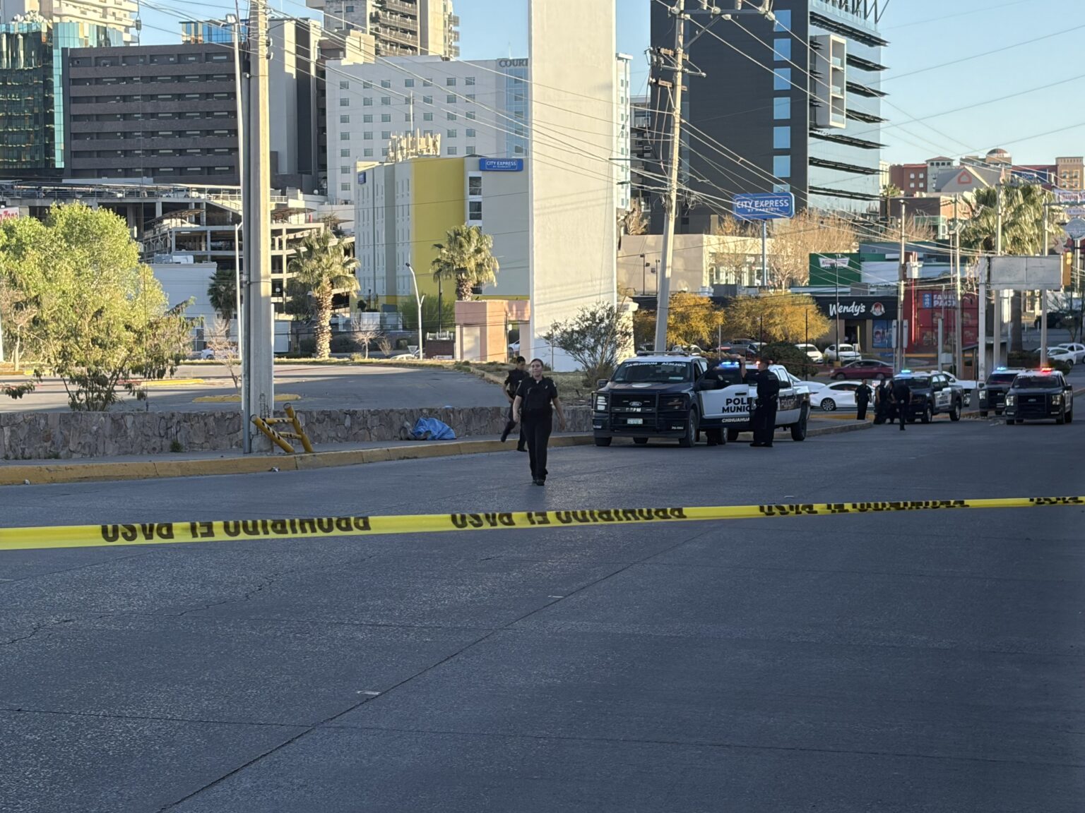 Hombre de la tercera edad muere tras desvanecerse en la vía pública al norte de la ciudad