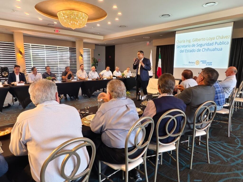 Presenta Gilberto Loya avances en seguridad ante Club Rotario